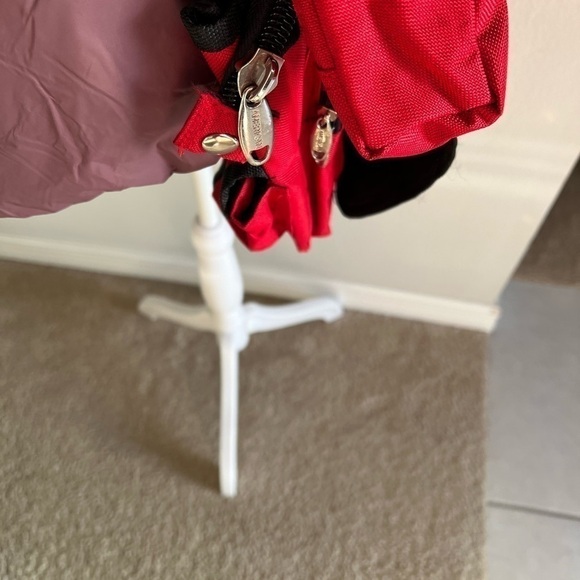 AMERICAN UNI: NEW Red Messenger Bag With Compartments and Key Ring purse. Size M - Picture 9 of 13